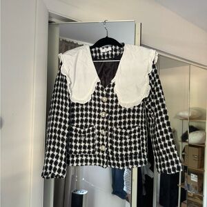 Stylish tweed black and white blazer